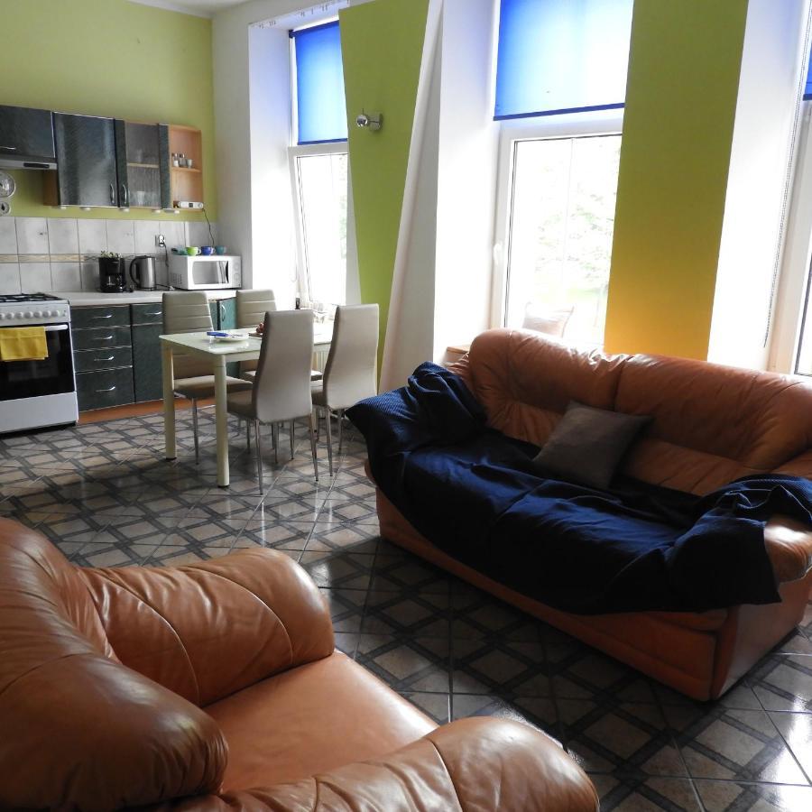 Appartement Apartament Przy Parku à Giżycko Extérieur photo