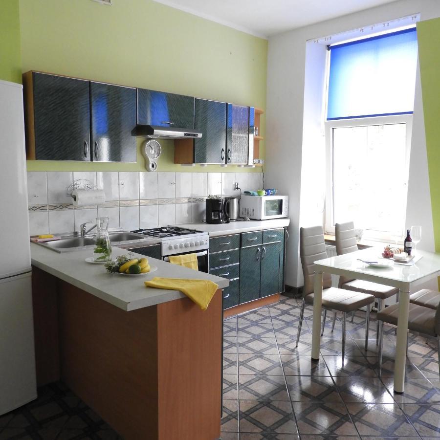 Appartement Apartament Przy Parku à Giżycko Extérieur photo